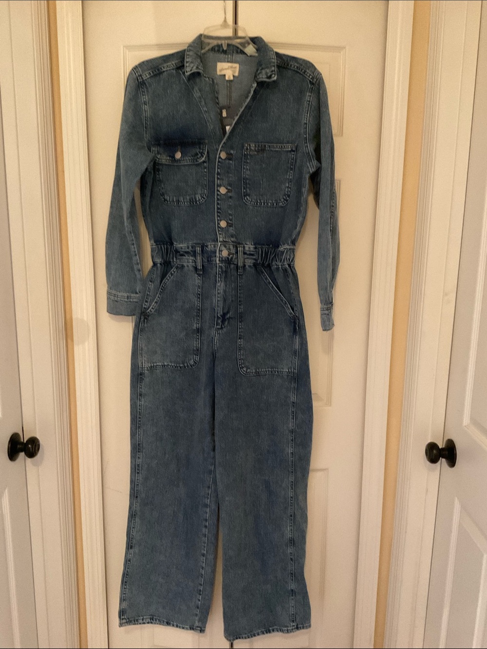 Women’s Universal Thread Long Sleeve Medium Wash Denim Jumpsuit Size 6 NWT